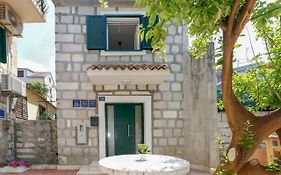 Apartments And Rooms Stone House